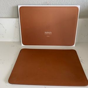 Leather MacBook Pro 16” Sleeve